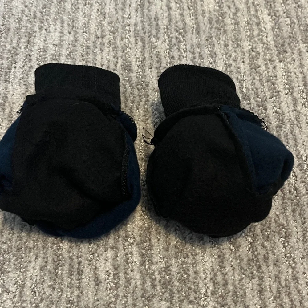 N/A warm gloves